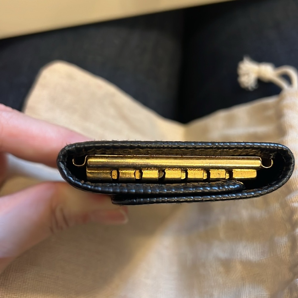 Louis Vuitton Epi Key Case - Picture 4 of 7